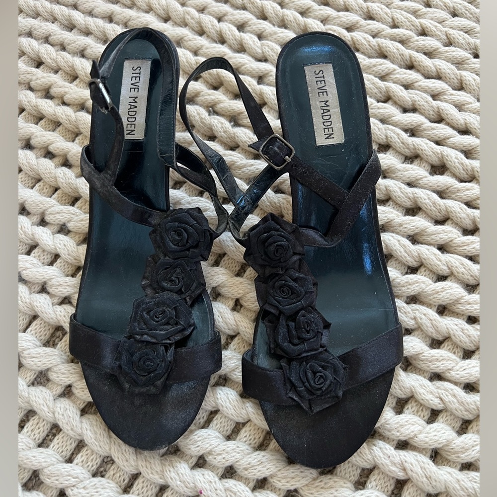 Steve Madden size 10 black Goldwyn floral heels